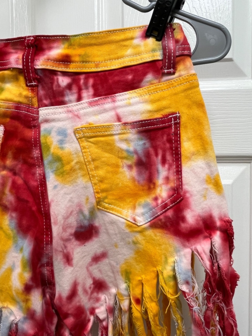 Juniors Red & Yellow Shredded K.I.M Shorts M - Picture 8 of 10